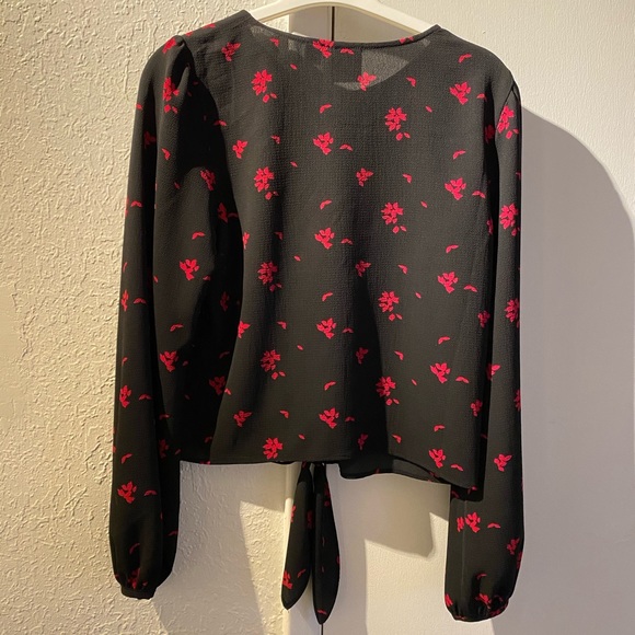 Free press black with red floral top size XS - Picture 4 of 4